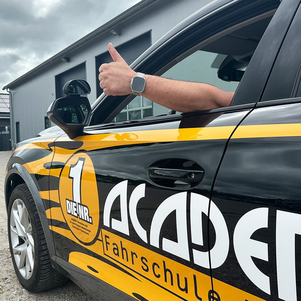 Empfiehl uns weiter & sichere dir eine kostenlose Fahrstunde!